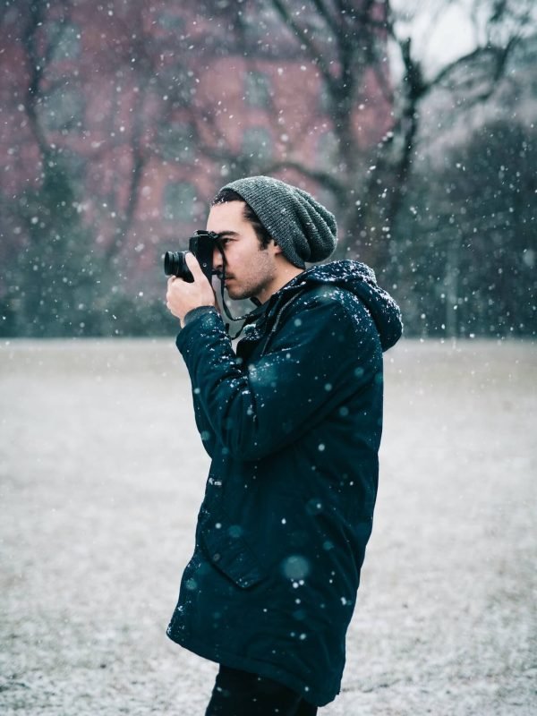 young-photographer-in-wintertime-1.jpg